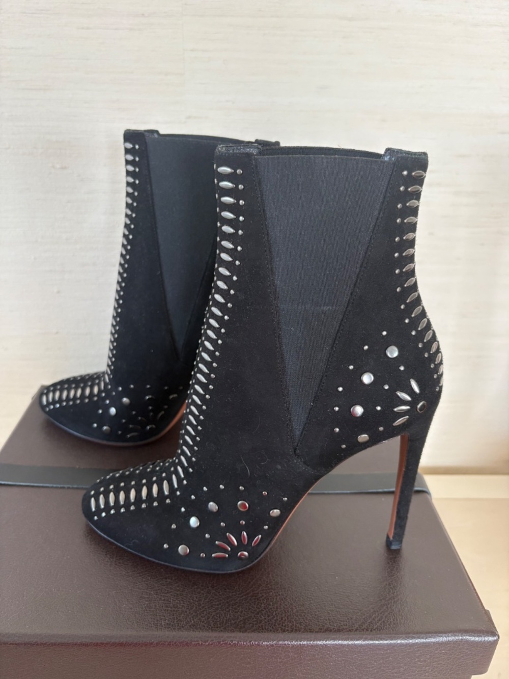 ALAIA Boots right off the Runway - Picture 6 of 11
